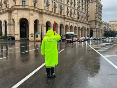 Yol polisi yağışlı hava ilə bağlı müraciət etdi