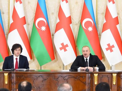 Liderlər mətbuata bəyanatla çıxış edirlər