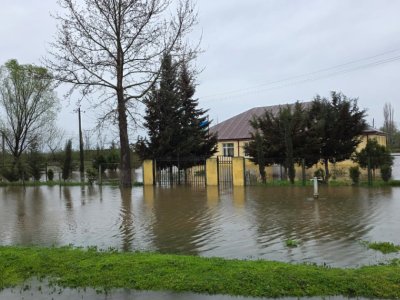 Şimal bölgəsində məktəbləri sel basdı - Dərslər təxirə salındı