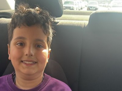 Polis Xırdalanda bu uşağın valideynlərini&nbsp;axtarır