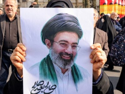 Müctəba Xameneinin vəziyyəti ağırdır &ndash; Qumda müalicə alır