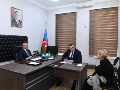 Rövşən Rzayev vətəndaşları qəbul edib - FOTOLAR