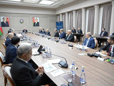 Baş nazir hökumət üzvlərini topladı - Nefti müzakirə etdilər