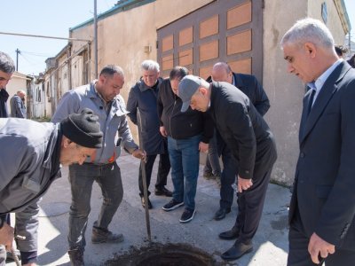 Zaur Mikayılov&nbsp;kollektorun tikinti-bərpa işlərinin gedişatı ilə tanış oldu - FOTO