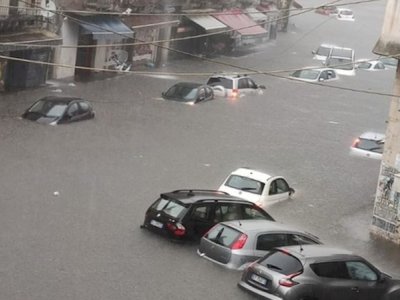 Yağış sularının kənarlaşdırılması işləri davam etdirilir -&nbsp;VİDEO