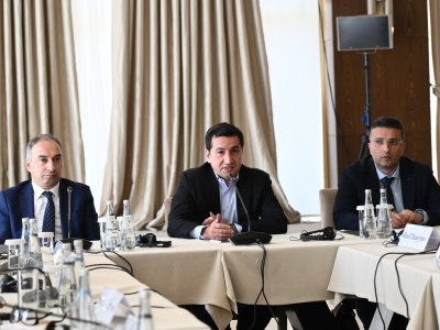 Hikmət Hacıyev Qəbələdə Ermənistan nümayəndələri ilə görüşüb&nbsp;