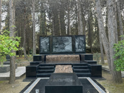 Tahir Salahovun qəbirüstü abidəsi UCALDILDI