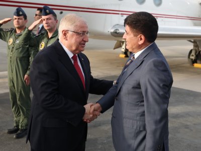 Türkiyəli nazir ​​Qətərdə BELƏ QARŞILANDI