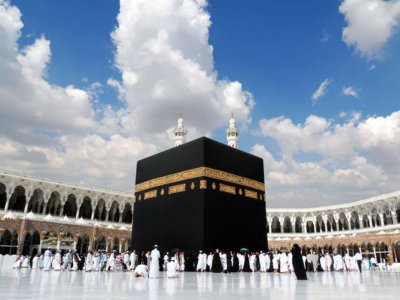 Məkkəyə girişə məhdudiyyət qoyuldu
