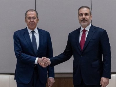 Fidan Lavrovla danışdı -&nbsp;Ukrayna danışıqlarına vasitəçilik təklif etdi