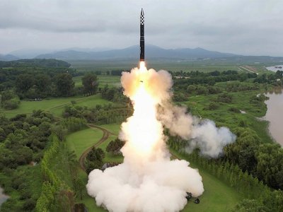 Şimali Koreya yeni raketləri ilə dünyanı təəccübləndirdi