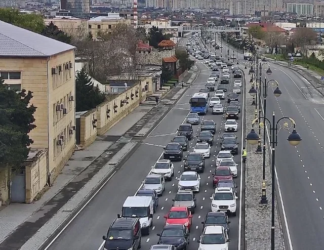 Paytaxtda hər səhər eyni mənzərə