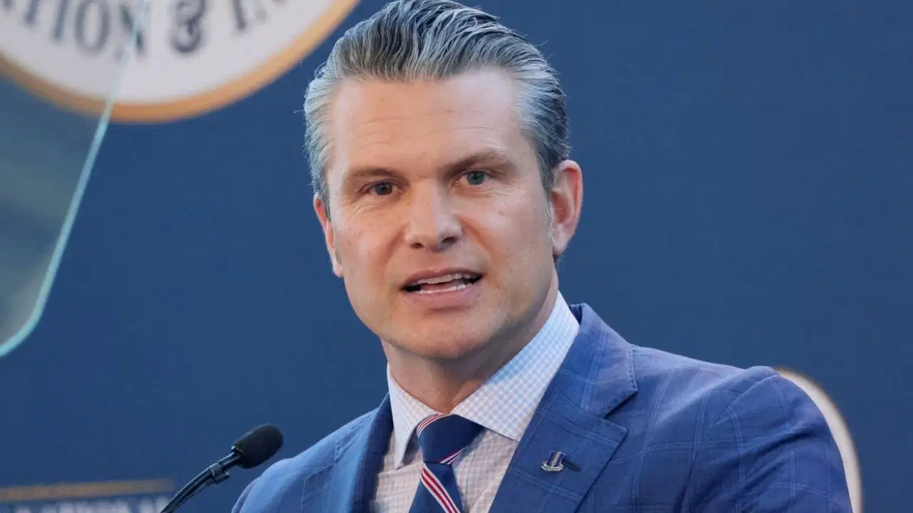 ABŞ-ın müharibə naziri İranı hədələdi: Razılaşmasalar, bombalayacağıq!