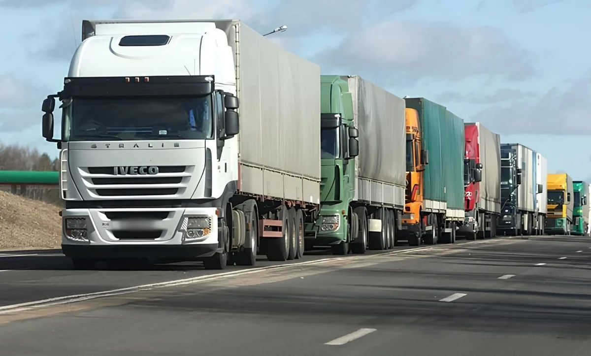 İranla sərhəddə sutkada 1000-ə yaxın yük maşını buraxılacaq