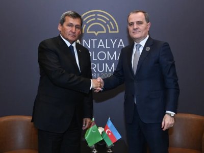 Azərbaycan XİN rəhbəri türkmənistanlı həmkarı ilə GÖRÜŞDÜ