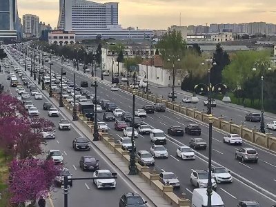 Həftə başladı, tıxac da...