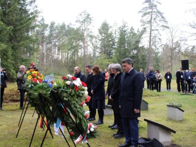 Almaniyada azərbaycanlı əsirlərin&nbsp;xatirə lövhəsi qoyuldu - FOTO