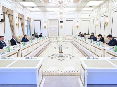 Spiker çinli nazirlə görüşdü