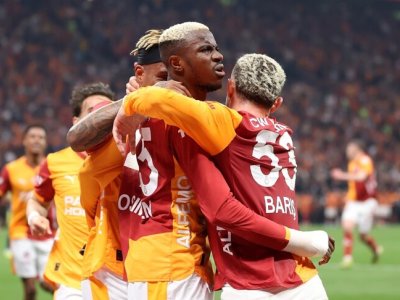 &ldquo;Qalatasaray&rdquo; &ldquo;Fənərbağça&rdquo;nı darmadağın etdi