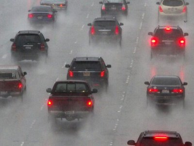 Səhəri yağışla açılan Bakıda yolların son DURUMU