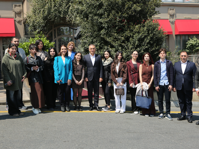 Aydın Veysəloğlu ADA tələbələri ilə yenidən görüşdü