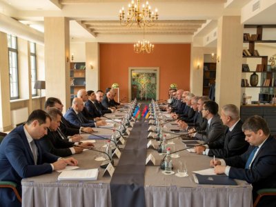 Azerbaycan Ermenistan ile sınır belirleme protokolü imzaladı