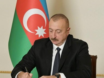 İlham Əliyev&nbsp;Kamayevi "Şöhrət" ordeni ilə təltif etdi