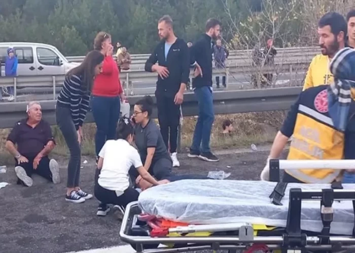 Türkiyədə sərnişin avtobusu qəzaya düşdü, 3 ölü, 31 yaralı