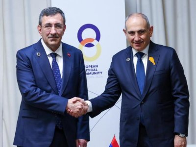 Türkiyə ilə Ermənistan tarixi sənəd imzaladı