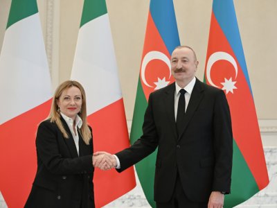 Prezident İlham Əliyevin Ciorcia Meloni ilə təkbətək görüşü keçirilir