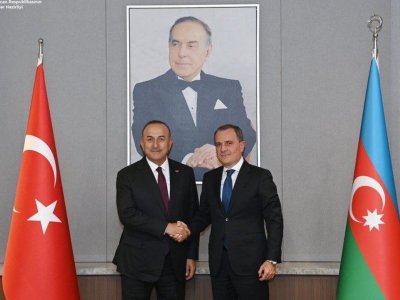 Ceyhun Bayramov&nbsp;Mövlüt Çavışoğluna zəng etdi