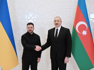 Zelenski&nbsp;İlham Əliyevə zəng etdi