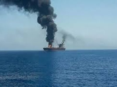 ABŞ Oman körfəzində İran tankerini vurdu
