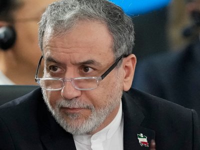 &ldquo;İranlılar heç vaxt baş əymirlər&rdquo; -&nbsp;Ərakçi ABŞ-a meydan oxudu