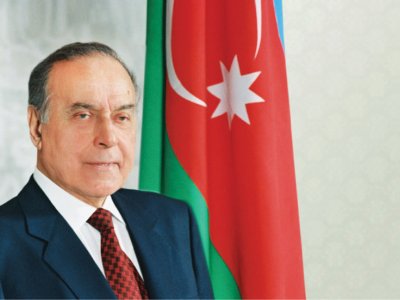 Heydər Əliyev: Azərbaycanın taleyini dəyişən dahi lider