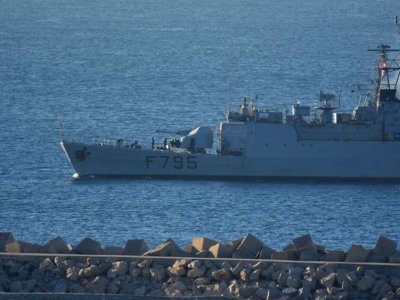 Böyük Britaniya Hörmüz boğazına esmines göndərib