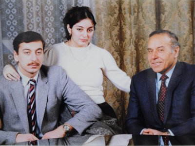 Nə üçün Mehriban xanım Əliyeva Ulu öndər haqqında arzuladığı kitabı hələ oxumayıb?