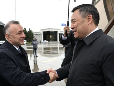 Teymur Musayev Qırğızıstan Prezidentini qarşıladı
