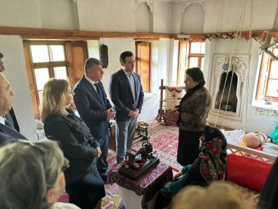 Deputat Şabranda muzey ziyarəti edib, şəhid ailəsilə görüşdü