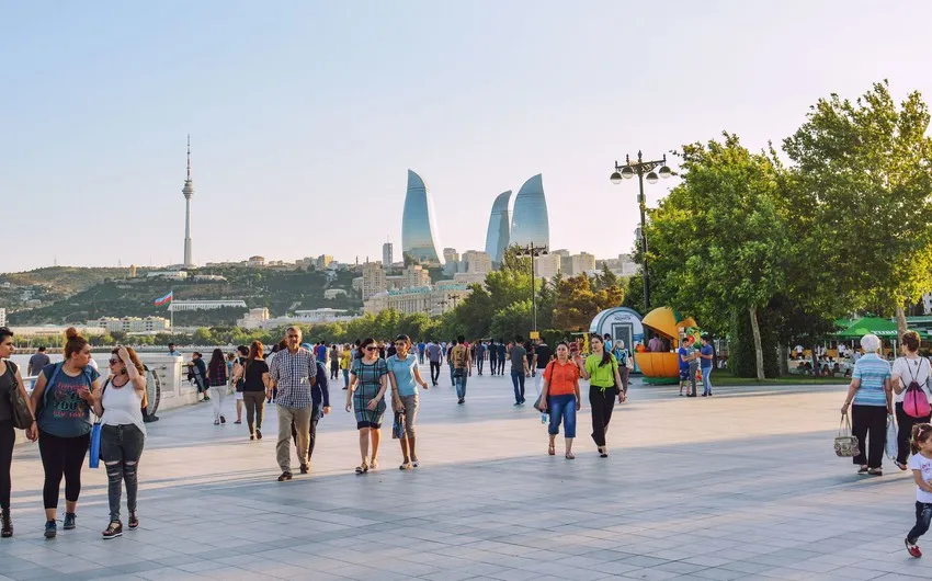 Azərbaycan əhalisinin sayı artıb