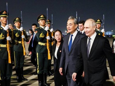 Putin Çinə getdi