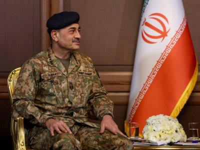Pakistan ordusunun komandanı İrana gedir