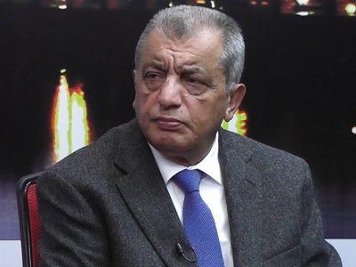 Sabiq&nbsp;konsul deputatla rektorun bostanına daş atdı