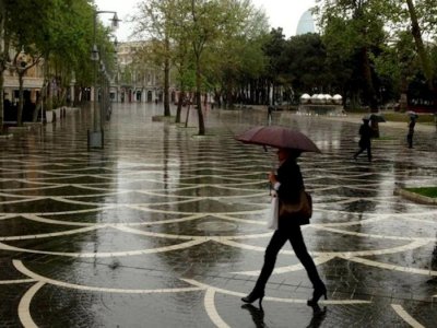Hava dəyişir: Bakıda yağış, rayonlara isə dolu yağacaq