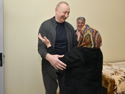 Prezidentlə şuşalı qadının maraqlı söhbəti:&nbsp;Mənim qızımı niyə gətirməmisən?