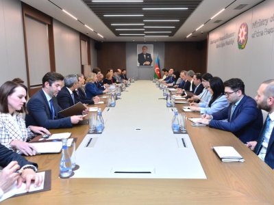 Ceyhun Bayramov Rubionun köməkçisini qəbul etdi