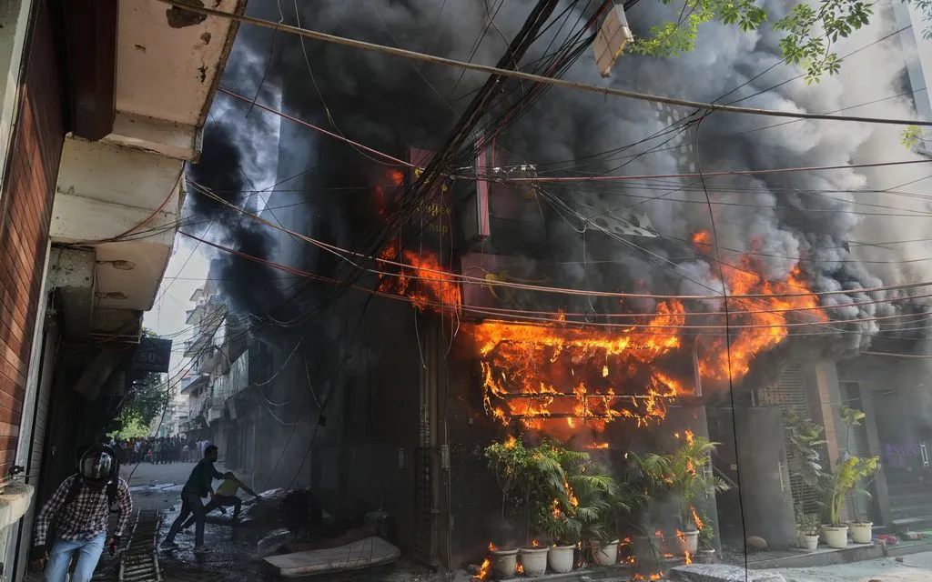 Oteldə dəhşətli yanğın: 21 ölü, 40 yaralı