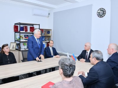 Yeni rektor özünə müşavir təyin etdi - FOTO