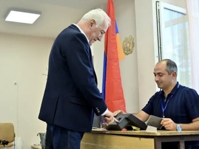 Ermənistan prezidenti səs verdi