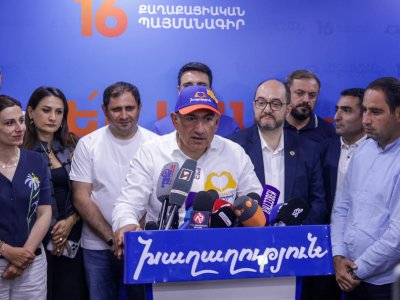 Paşinyan: Üçbaşlı müharibə partiyasını darmadağın etdik